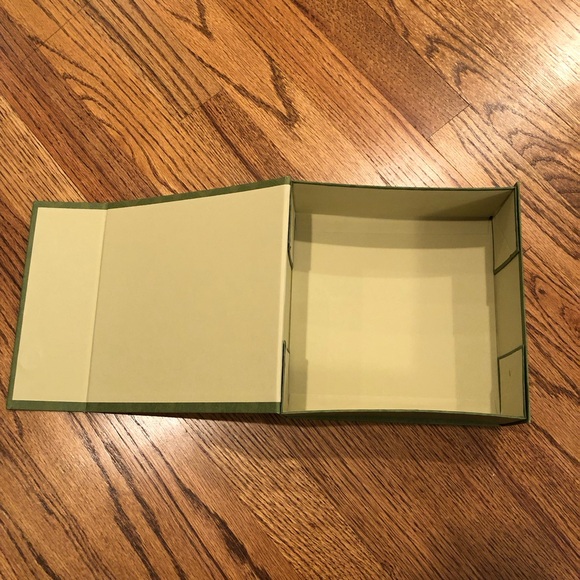 Gucci Green Magnetic Square Box - Picture 3 of 8